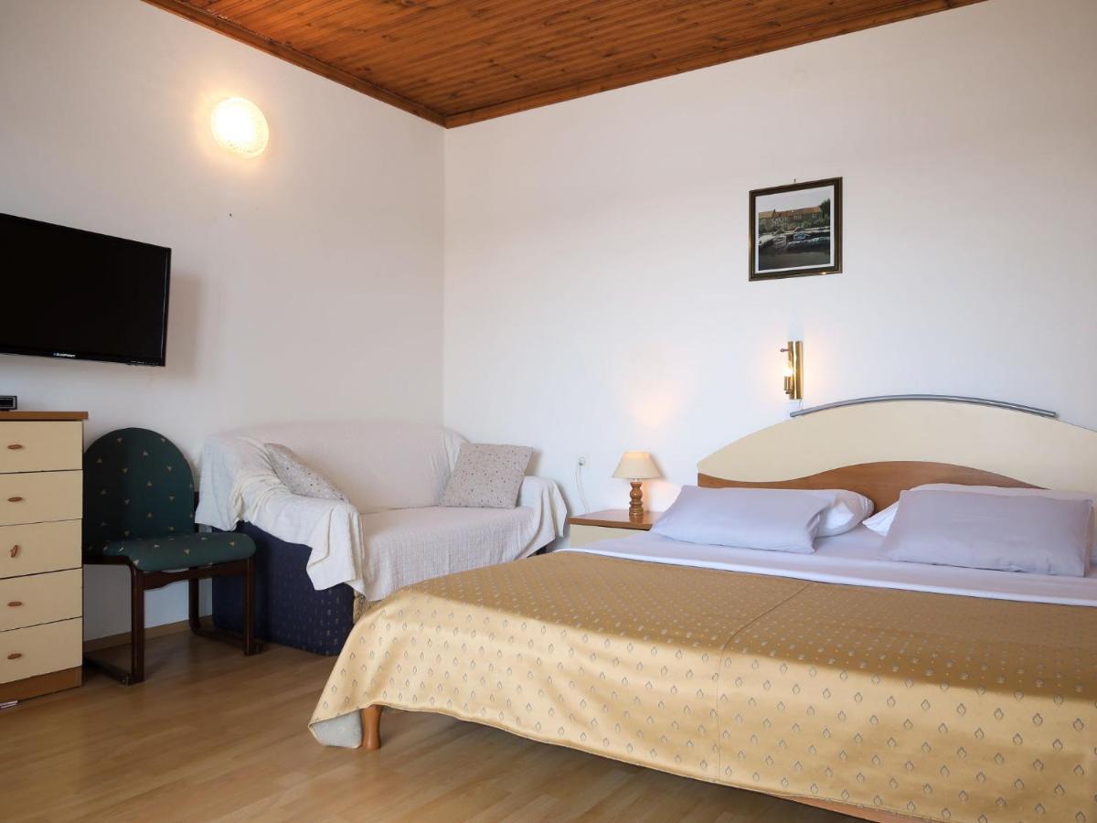 Barbat na Rabu Apartment Ana - Rab166 By Interhome מראה חיצוני תמונה